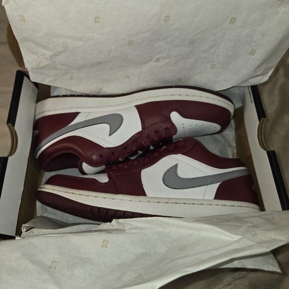 AIR JORDAN 1LOW MEN'S US 7.5/EU 40.5 - Picture 10 of 11